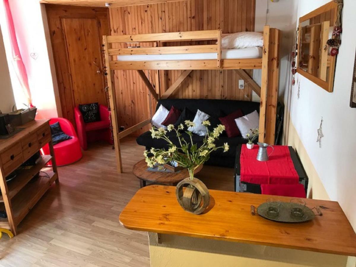 L'Astazou "Pret Gracieux Du Materiel De Ski" Au Studio Luz-Saint-Sauveur Εξωτερικό φωτογραφία